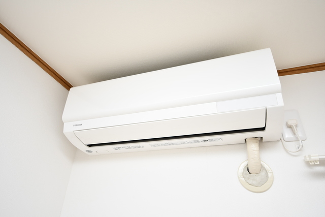 拡大写真:寝屋川コーポラスI 2階207のエアコン