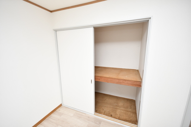 拡大写真:寝屋川コーポラスI 2階207の押入