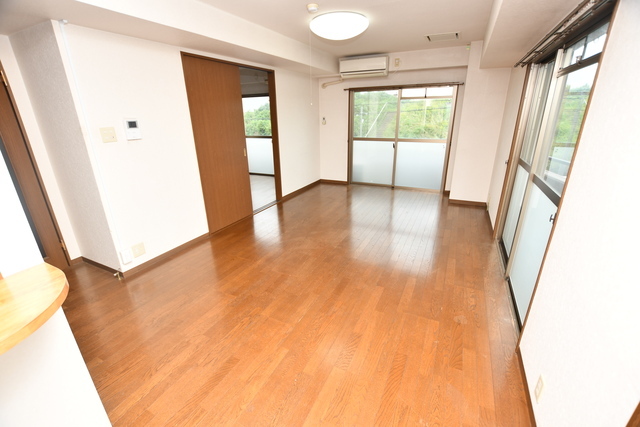 拡大写真:フリーディオ木屋元町 3階205のリビング