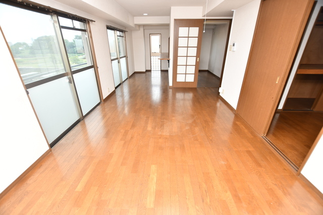 拡大写真:フリーディオ木屋元町 3階205のリビング
