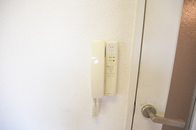 拡大写真:中井マンション 3階302のインターホン