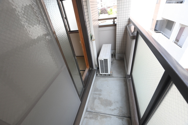 拡大写真:中井マンション 3階302のバルコニー