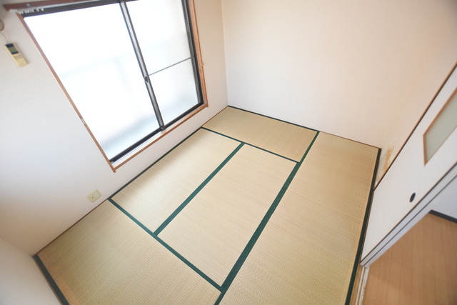 拡大写真:中井マンション 3階302の和室