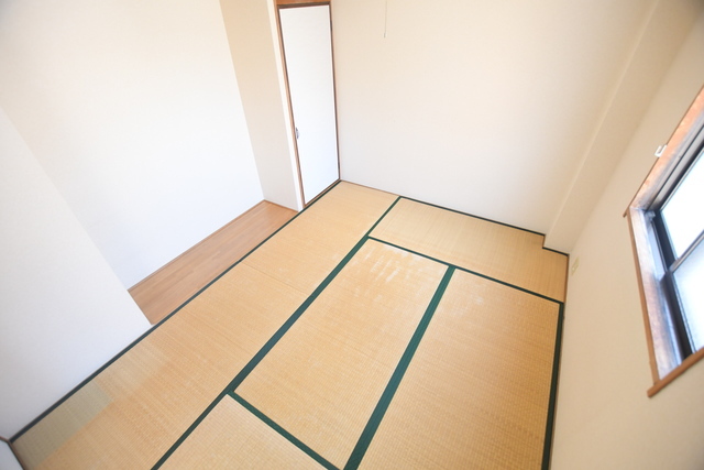 拡大写真:中井マンション 3階302の和室