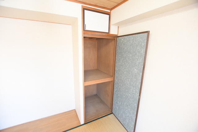 拡大写真:中井マンション 3階302の収納