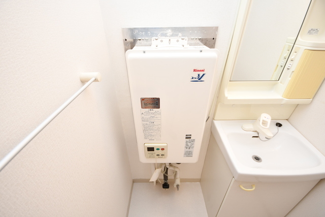 拡大写真:香栄ビル 3階302の給湯器