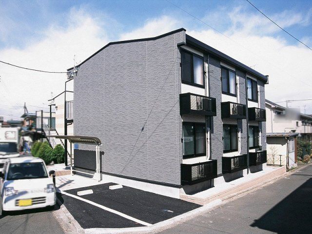 写真：レオパレスクルンテープＢの外観