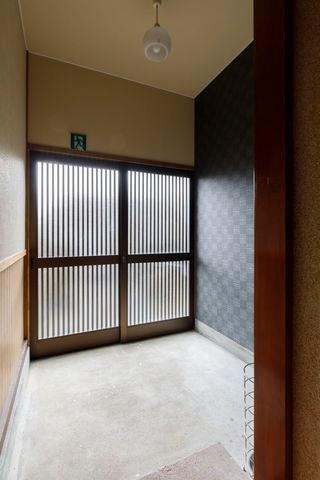 拡大写真:上本折84番館 2階5の内観