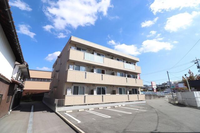 拡大写真：D-room花梨　D棟 3階307のD-room花梨D棟　建物外観