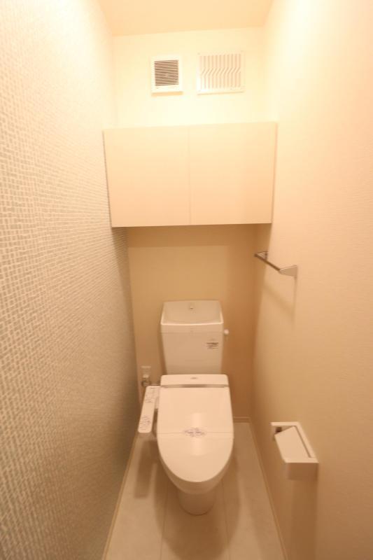 拡大写真：D-room花梨　D棟 3階307の温水洗浄暖房便座トイレ