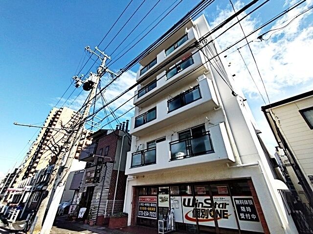 カァーサ六甲の外観