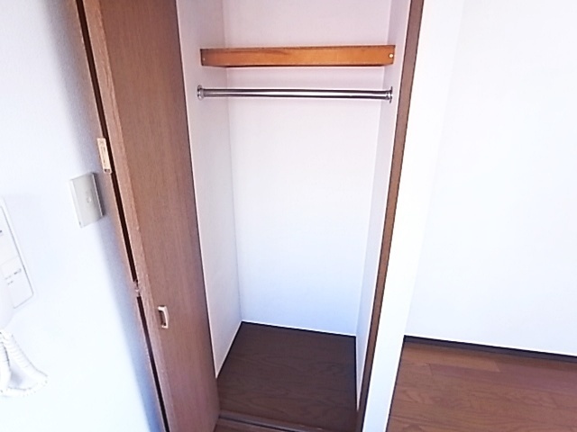 拡大写真：神戸市灘区烏帽子町２丁目 4階402の内観