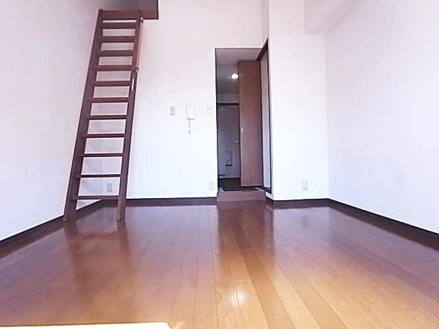 拡大写真：神戸市灘区烏帽子町２丁目 4階402の内観