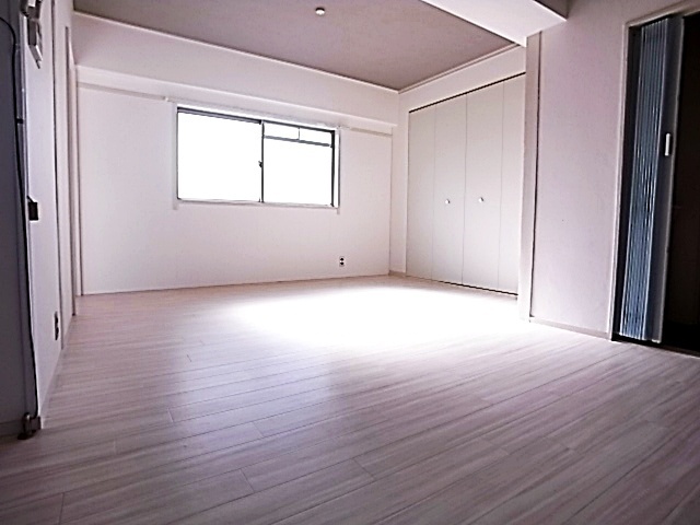 拡大写真:カァーサ六甲 5階501の内観