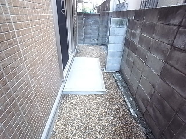 拡大写真:オンズ六甲 1階101の専用庭