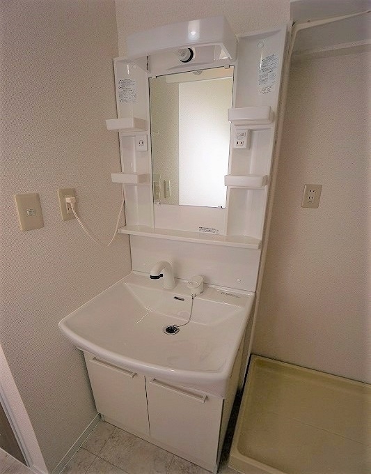 拡大写真:糟屋郡粕屋町大字内橋(〒813-0008) 4階402の★シャンプードレッサー付きの独立洗面台★