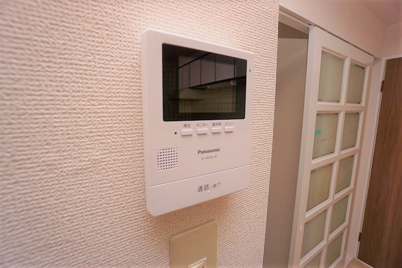 拡大写真:糟屋郡粕屋町大字内橋(〒813-0008) 4階402の★TVモニター付きインターホンでセキュリティも安心★