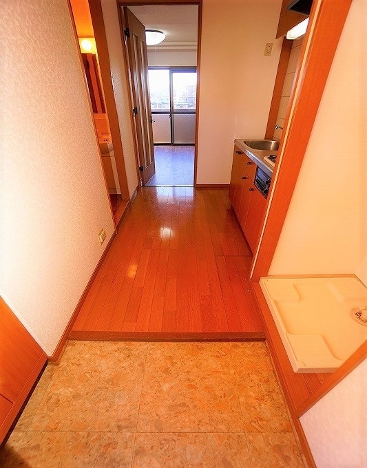 拡大写真:糟屋郡粕屋町甲仲原1丁目 1階103の★シューズボックス付きの玄関★