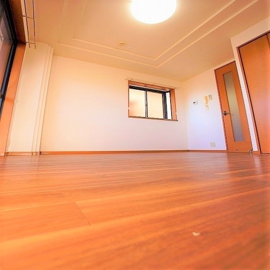 拡大写真:糟屋郡粕屋町甲仲原1丁目 1階103の★広めの7.2帖あるお部屋です★