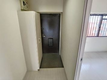 拡大写真:糟屋郡粕屋町長者原西2丁目 2階202の★素敵な玄関でお出迎え★