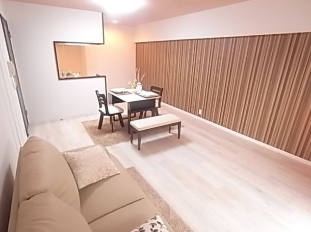 拡大写真:糟屋郡粕屋町長者原西2丁目 2階202の★広々リビング★