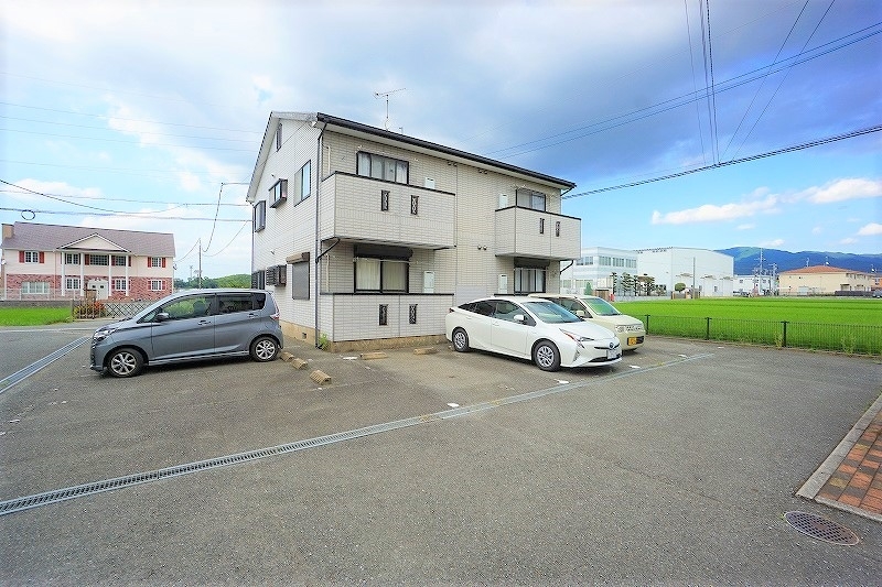 拡大写真:糟屋郡篠栗町大字乙犬 1階101の★敷地内に駐車場完備★