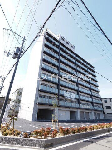AND TERRACE 文の里の外観