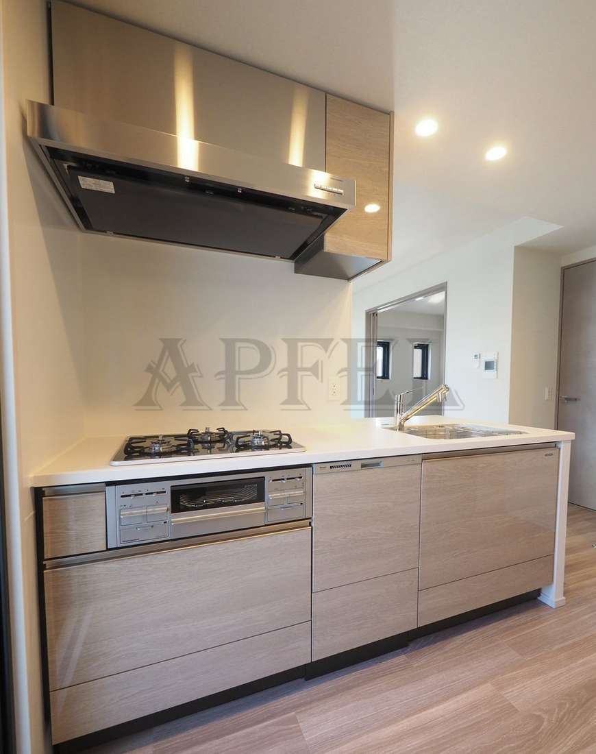 拡大写真:SK RESIDENCES SHINSAIBASHI 6階601のキッチン