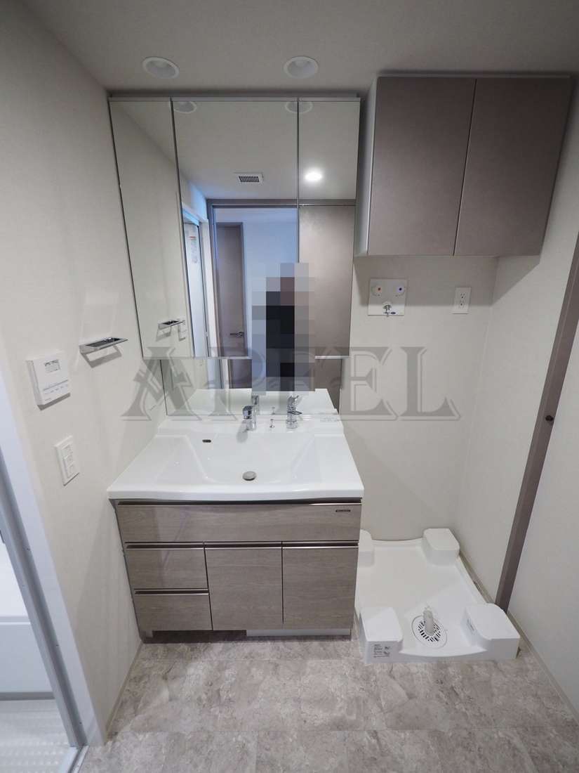拡大写真:SK RESIDENCES SHINSAIBASHI 6階601の洗面所