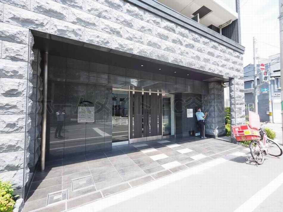 拡大写真:プレサンス四天王寺前夕陽ヶ丘 4階401のエントランス