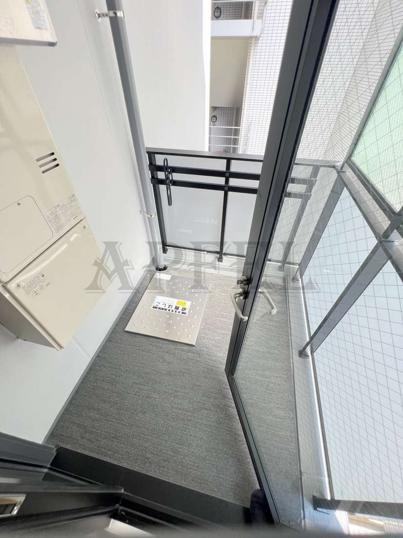 拡大写真:S-RESIDENCE堺筋本町Uno 2階210のバルコニー