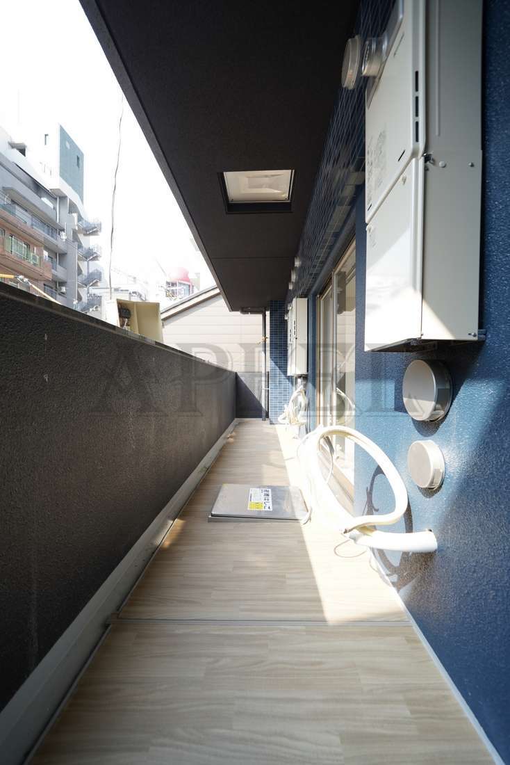 拡大写真:プレサンス松屋町ヴィゴラス 7階703のバルコニー