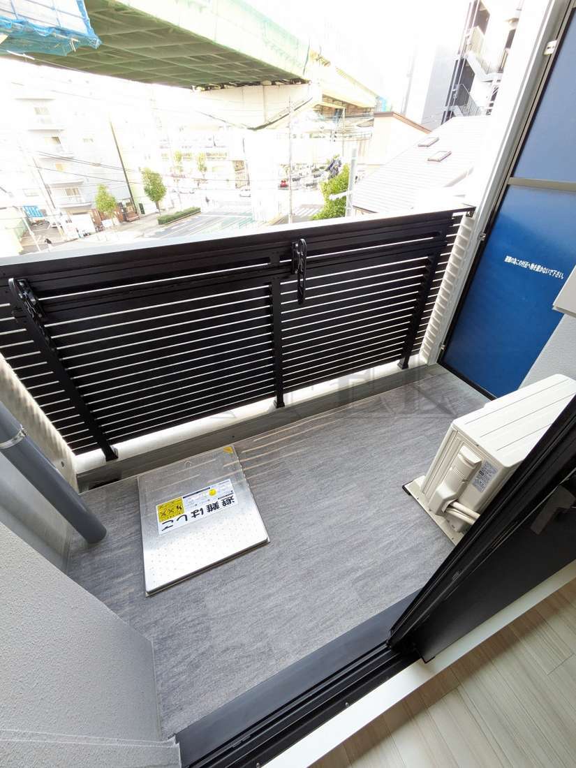 拡大写真:S-RESIDENCE福島玉川Tres 13階1303のバルコニー