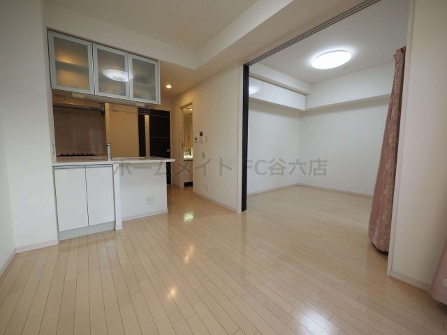 拡大写真:エステムプラザ心斎橋エグゼ 2階202の居間