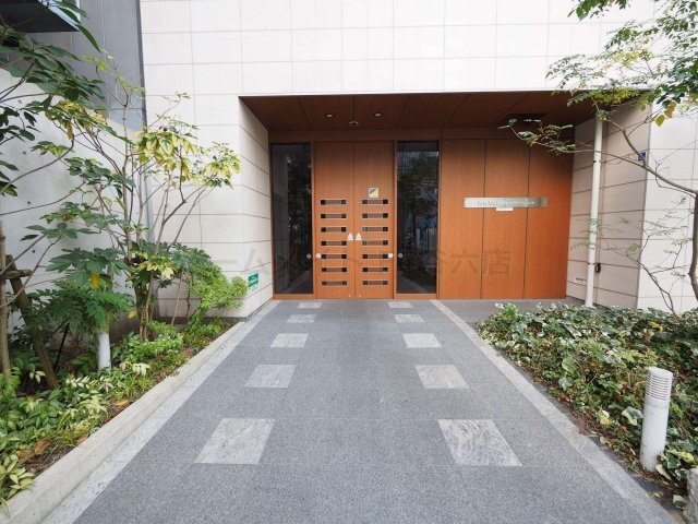 拡大写真:アーバンフラッツ瓦町 6階603のエントランス