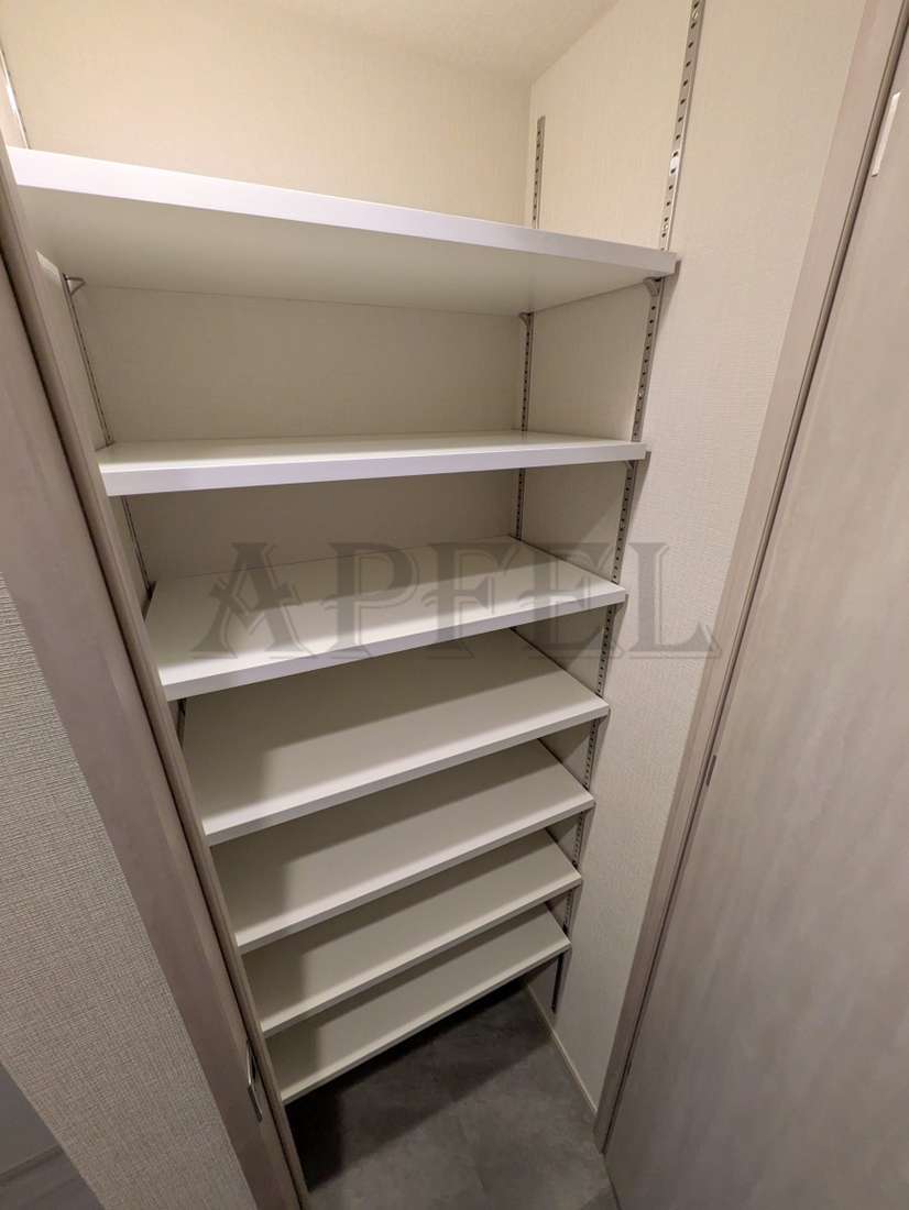 拡大写真:Gioia Altiri 7階704の収納