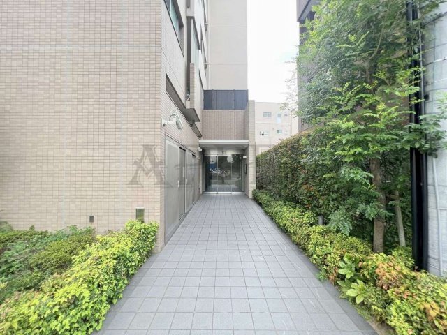 拡大写真：メイビスタ大淀 2階202のエントランス