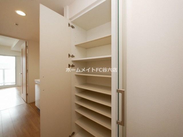 拡大写真:アーバネックス梅田西 9階902の玄関