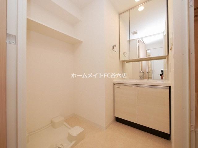 拡大写真:アーバネックス梅田西 9階902の洗面所