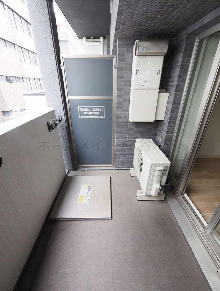 拡大写真:プレサンス堺筋本町駅前 13階1305のバルコニー