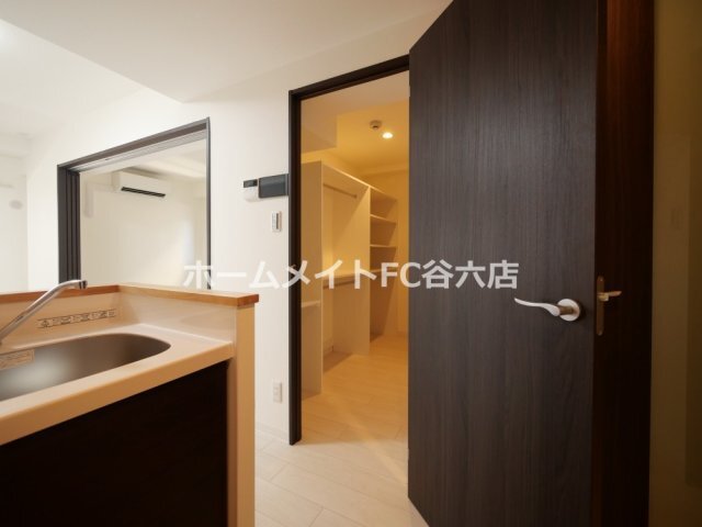 拡大写真:パークス堺筋本町 9階901の収納