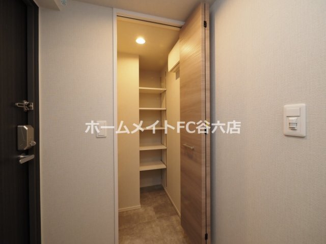拡大写真:グランセジュール大国町 4階401の玄関