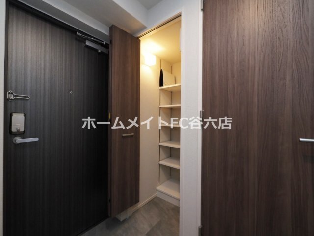 拡大写真:グランセジュール大国町 4階411の玄関
