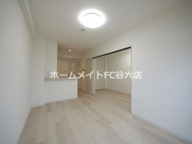 拡大写真:アーバンパーク新大阪 2階202の居間