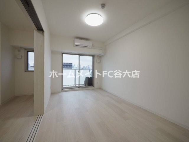 拡大写真:アーバンパーク新大阪 2階202の居間