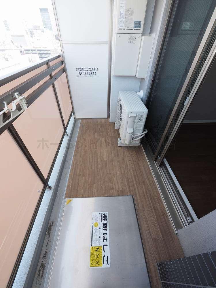 拡大写真:プライムアーバン御堂筋本町 12階1203のバルコニー