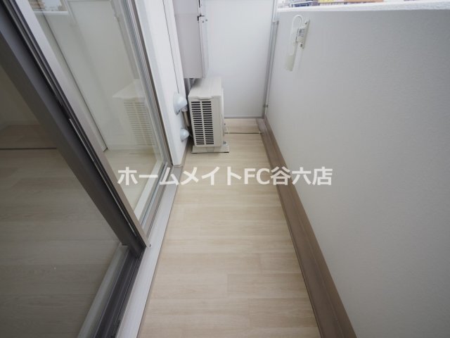 拡大写真:アーバンパーク新大阪 10階1008のバルコニー