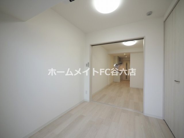 拡大写真:アーバンパーク新大阪 10階1008の洋室