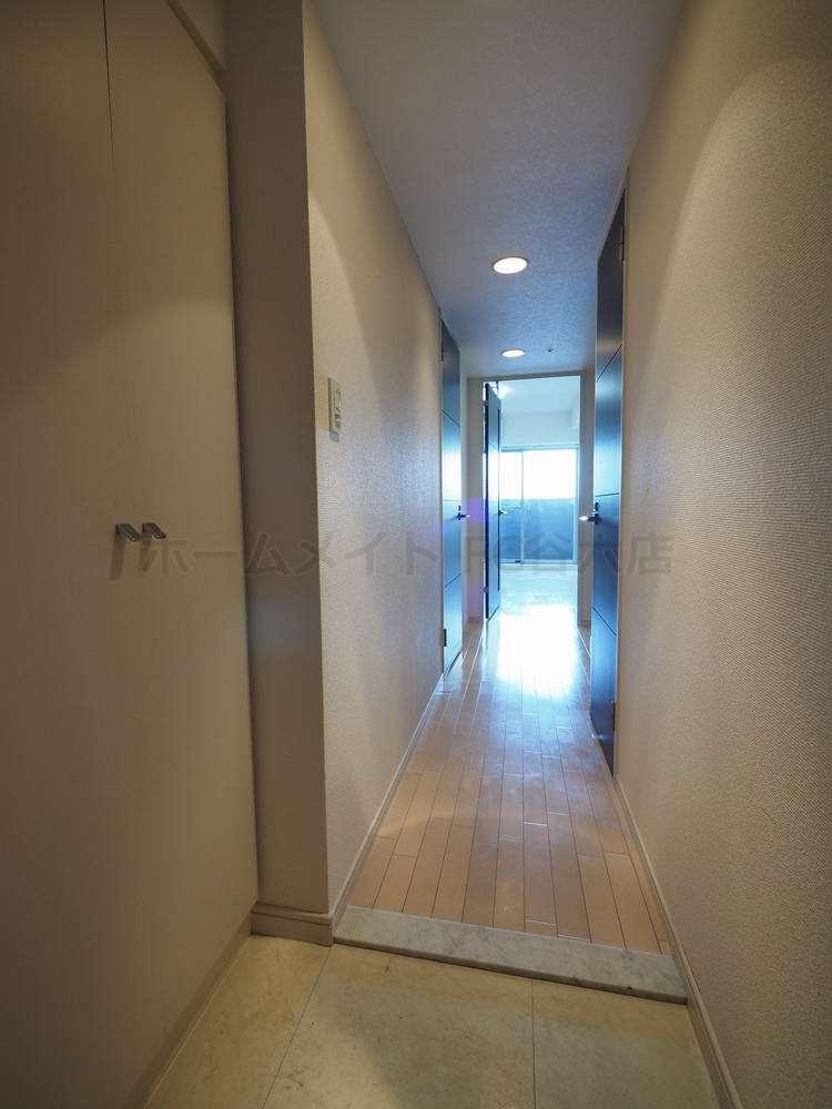 拡大写真:S-RESIDENCE Hommachi Marks 12階1202の玄関