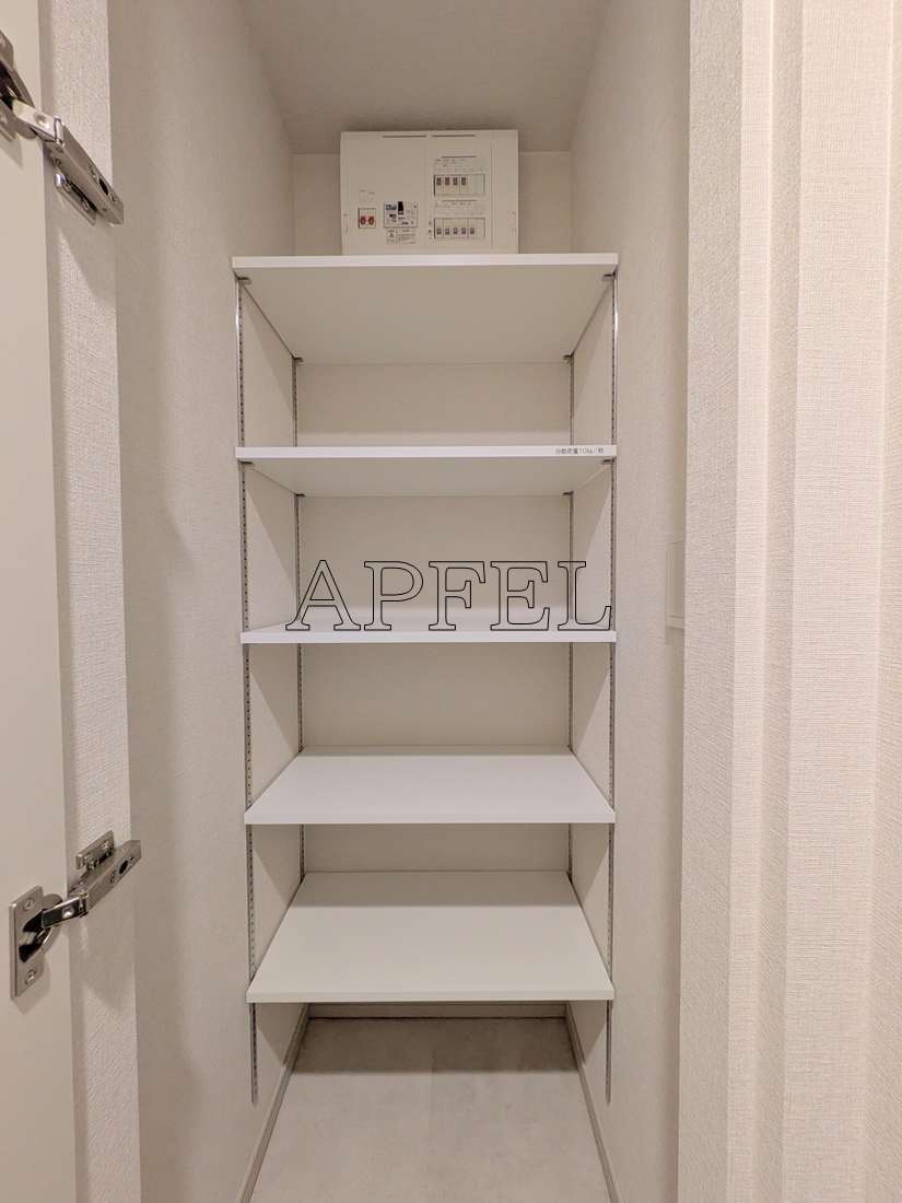 拡大写真:アーバネックス谷町四丁目 3階306の収納